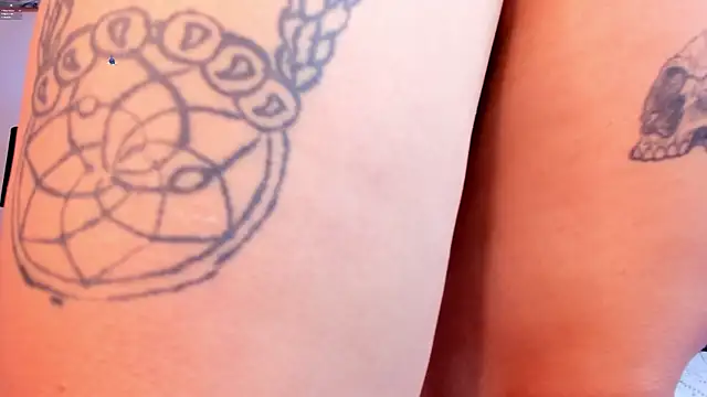 Mia_ink1111 webcam