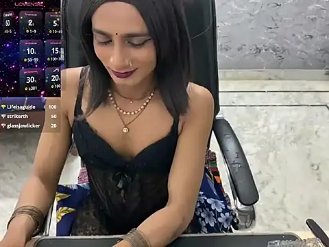 LuvLayla webcam
