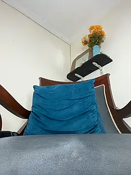 LilaRvsh webcam