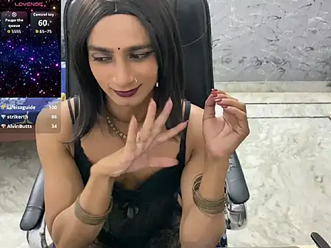 LuvLayla webcam