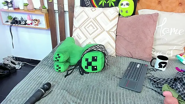 MeowMota_ live cam on StripChat