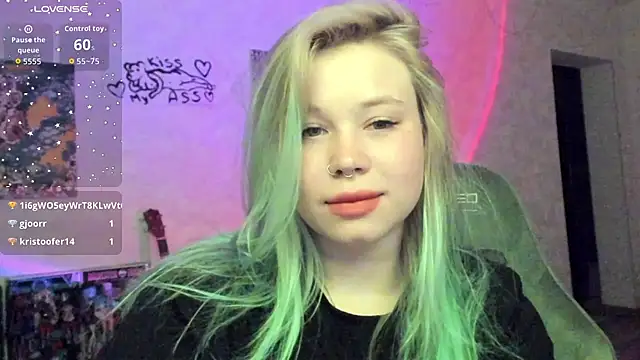 Lulu_Di live cam on StripChat