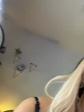 Dahnia_cruz webcam