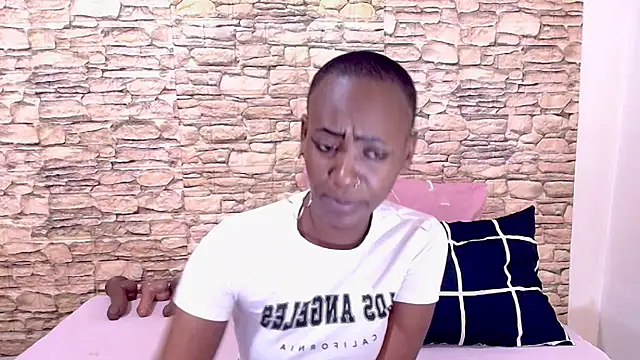 EbonyOlive69 webcam
