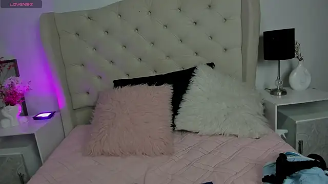 JadeBellee webcam