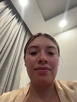 valery_mora webcam