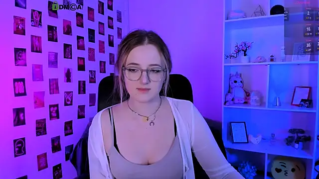 luna_berryy webcam