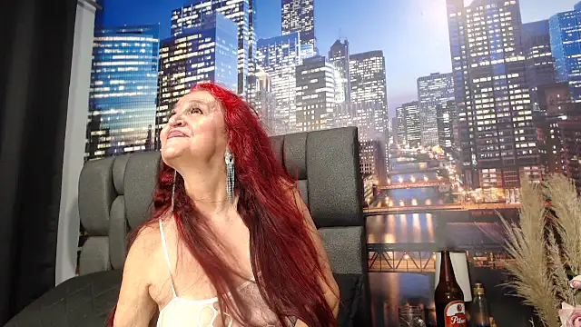 Lucy_mature8 webcam