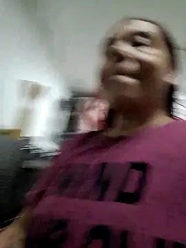 Scarlet_curly8a webcam