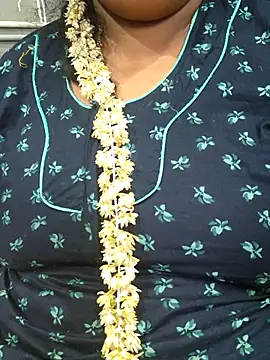 geetha431 live cam on StripChat