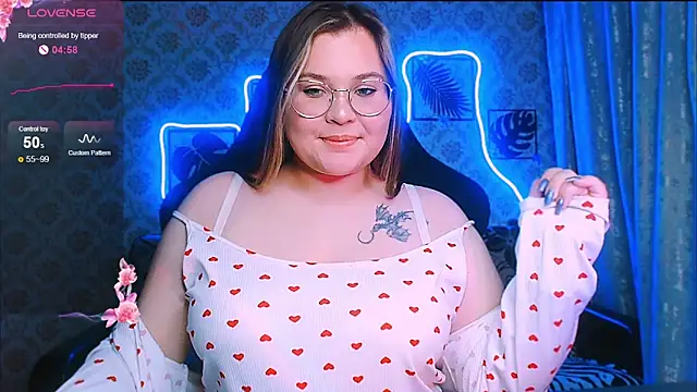 InLoveWithLife26 live cam on StripChat