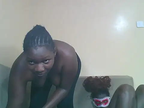 Sexxy-divas live cam on StripChat