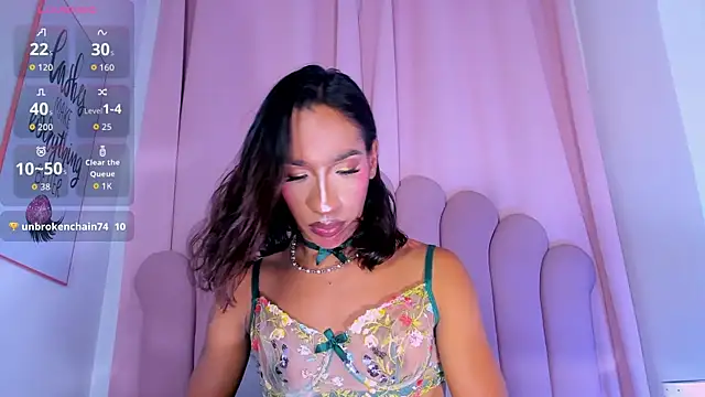 NicoleMadrird live cam on StripChat