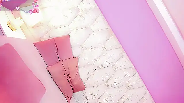 DaleskaSanchez live cam on StripChat