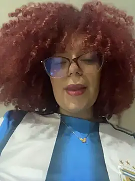 Leyah__ live cam on StripChat