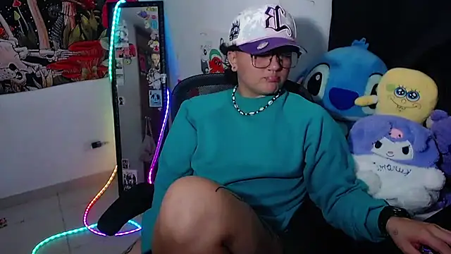 isabeautyx19 live cam on StripChat