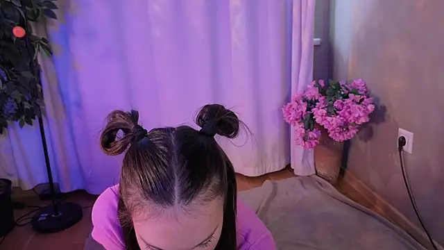 Alice-Lidel live cam on StripChat