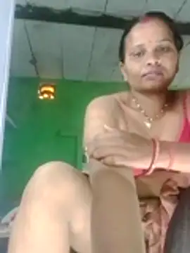 Shivani09900 live cam on StripChat