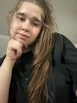 HornyGirlH live cam on StripChat