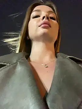 KrisMagnoly live cam on StripChat