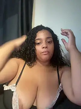 goldenevny live cam on StripChat