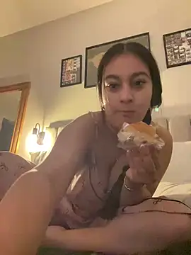 funwithmexox live cam on StripChat