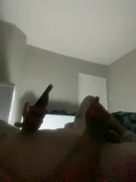 jgold24 live cam on StripChat