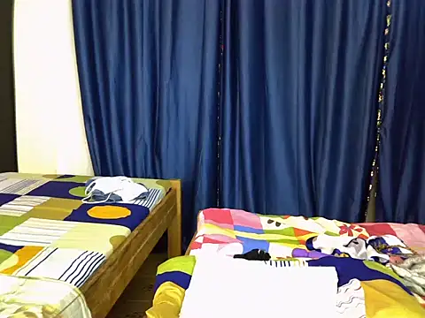 Petitesin live cam on StripChat