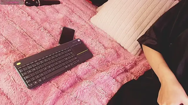 MylaDreams live cam on StripChat