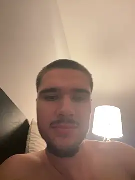los_freaky live cam on StripChat