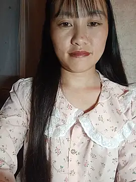Cherry-squirtt live cam on StripChat
