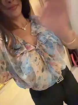 DarkDesin live cam on StripChat