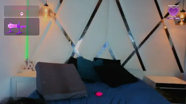 Astraglow1 live cam on StripChat