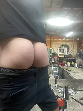 heteroboy999 live cam on StripChat
