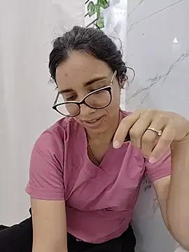 alanahot94 live cam on StripChat
