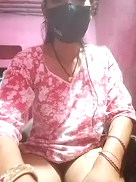 Desi_madamm live cam on StripChat