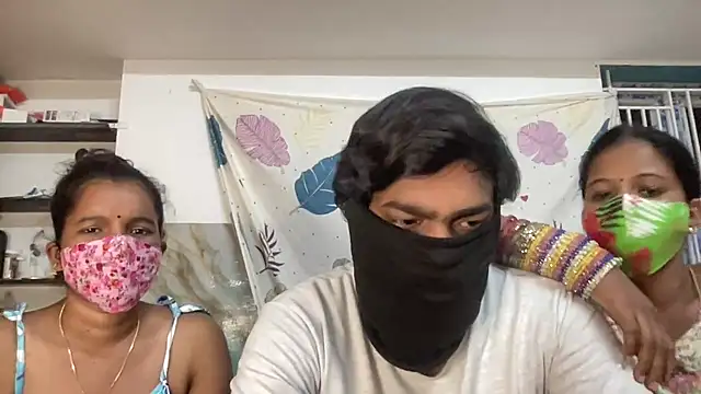 TN_IN_Romantic_Couples live cam on StripChat