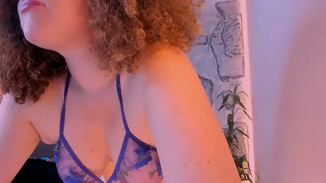 Kateryn_ live cam on StripChat