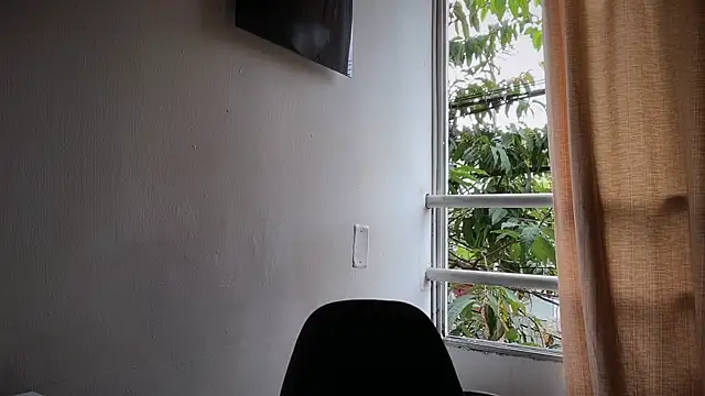 romeolovedark live cam on StripChat