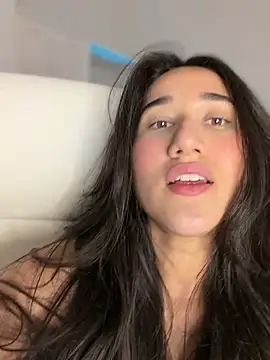 julieta_jhonss live cam on StripChat