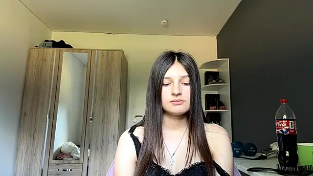 SpanishRooter live cam on StripChat