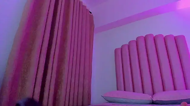 Lana_fox01 live cam on StripChat