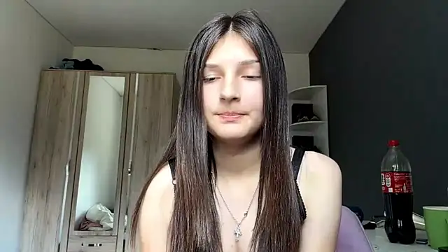 SpanishRooter live cam on StripChat