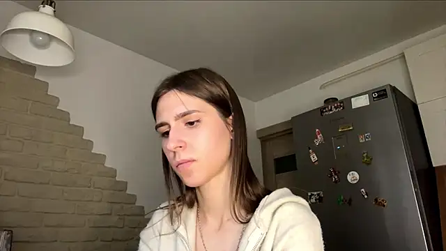 ZaraGuyette live cam on StripChat