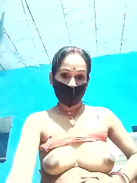 Nandani-758 webcam