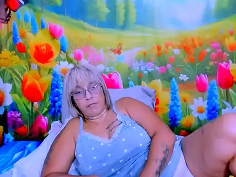 indianroxy webcam