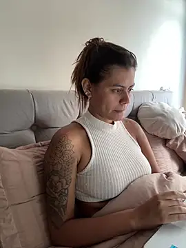 RachelWeisz_ webcam