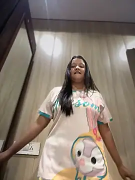 Aarohi_Thakur webcam