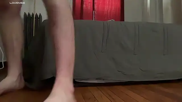 pantslesstraveler_plt webcam