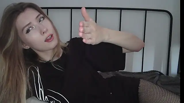 ErikaShyy webcam